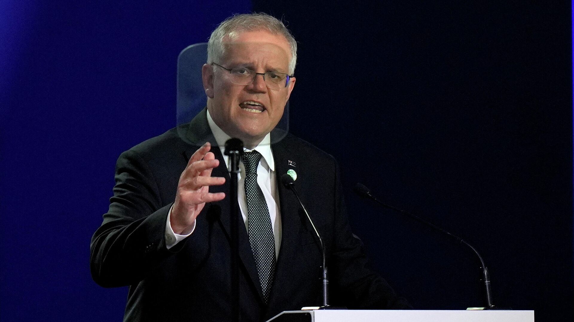 Australia's Prime Minister Scott Morrison gestures as he makes a statement at the UN Climate Change Conference (COP26) in Glasgow, Scotland, Britain November 1, 2021 - Sputnik International, 1920, 15.02.2022