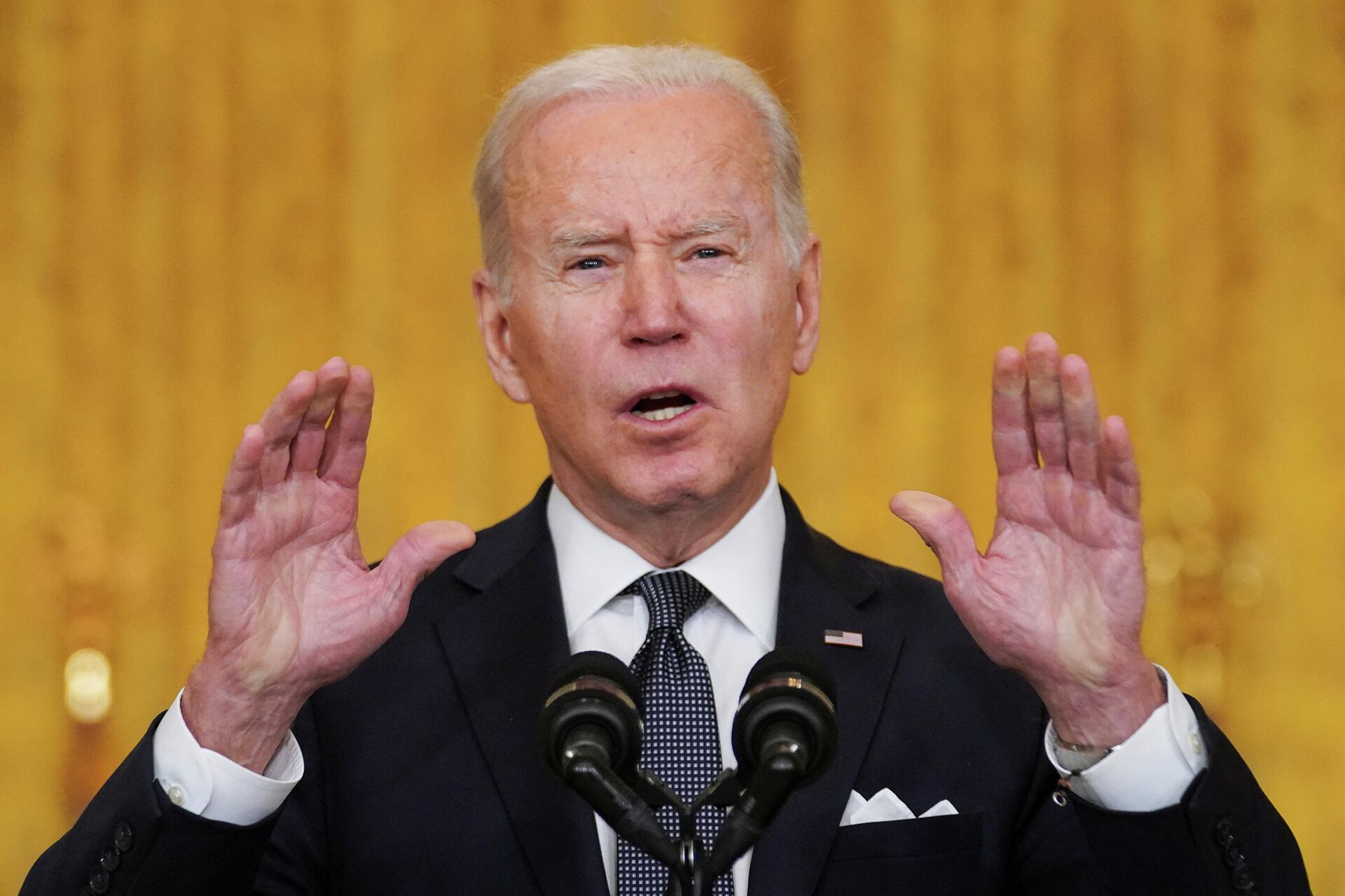 U.S. President Joe Biden gestures as he speaks about the situation in Russia and Ukraine from the White House in Washington, U.S., February 15, 2022. - Sputnik International, 1920, 17.02.2022