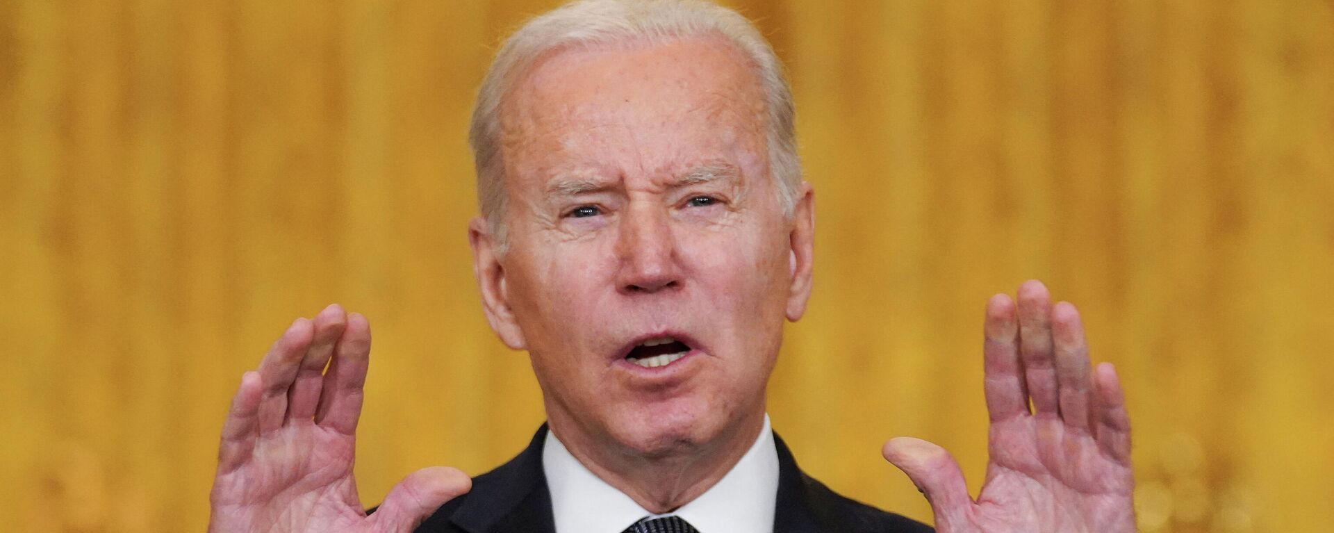 U.S. President Joe Biden gestures as he speaks about the situation in Russia and Ukraine from the White House in Washington, U.S., February 15, 2022. - Sputnik International, 1920, 21.02.2022