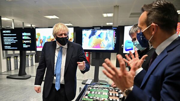 British Prime Minister Boris Johnson visits the ACF building at the Technopole in Edinburgh - Sputnik International