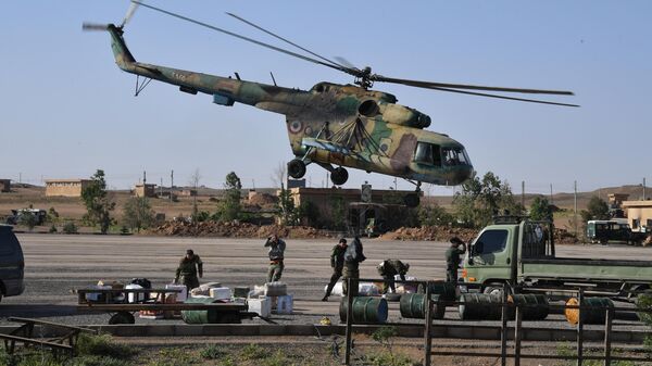 Mi-8 helicopter at Deir ez-Zor airport. - Sputnik International