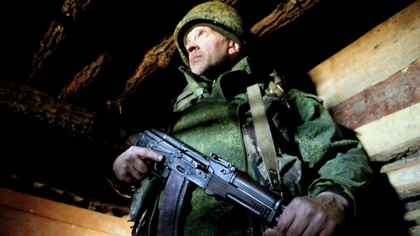 A serviceman of the self-proclaimed Donetsk People's Republic - Sputnik International