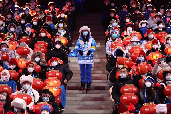 Требование ношения масок на церемонии закрытия XXIV зимних Олимпийских игр в Пекине - Sputnik International