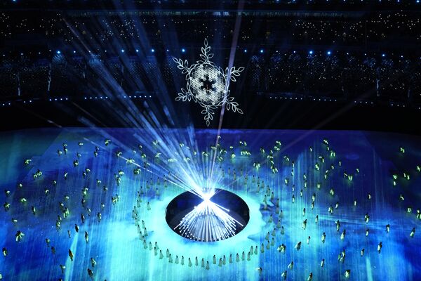 Выступающие на церемонии закрытия XXIV зимних Олимпийских игр в Пекине  - Sputnik International