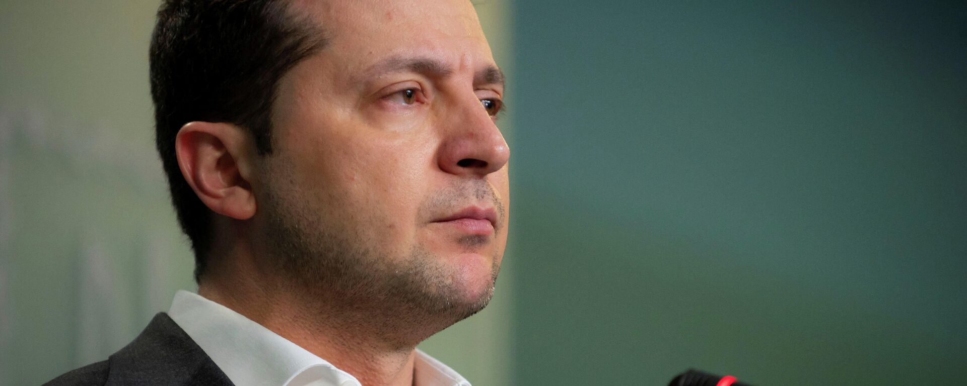 Ukrainian President Volodymyr Zelensky attends a news briefing in Kyiv, Ukraine, February 24, 2022 Ukrainian President Volodymyr Zelensky attends a news briefing in Kyiv, Ukraine, February 24, 2022 - Sputnik International, 1920, 26.02.2022