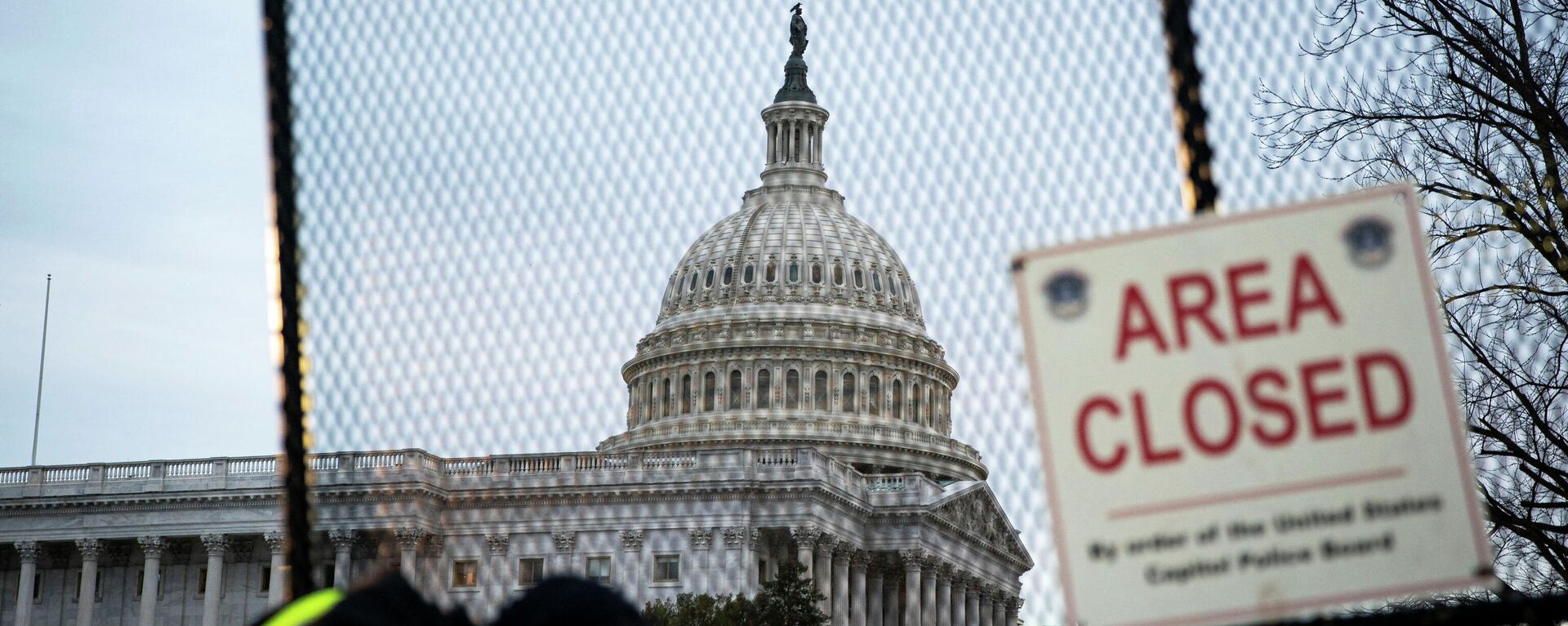 The U.S. Capitol, seen behind newly installed security fencing ahead of the upcoming State of the Union with U.S. President Joe Biden, in Washington, U.S., February 27, 2022. - Sputnik International, 1920, 28.02.2022