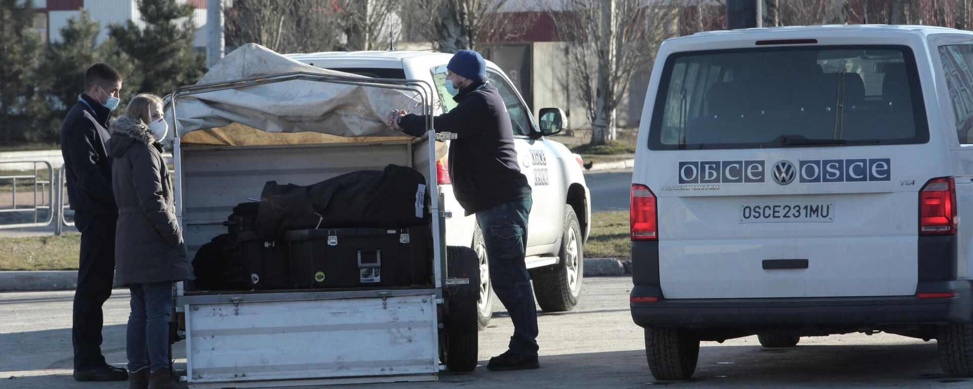 Members of the Organization for Security and Co-operation in Europe (OSCE) arrive at a railway station to board a train to Kiev while leaving the town of Kramatorsk in the Donetsk region, Ukraine February 13, 2022 Members of the Organization for Security and Co-operation in Europe (OSCE) arrive at a railway station to board a train to Kiev while leaving the town of Kramatorsk in the Donetsk region, Ukraine February 13, 2022 - Sputnik International, 1920, 01.03.2022