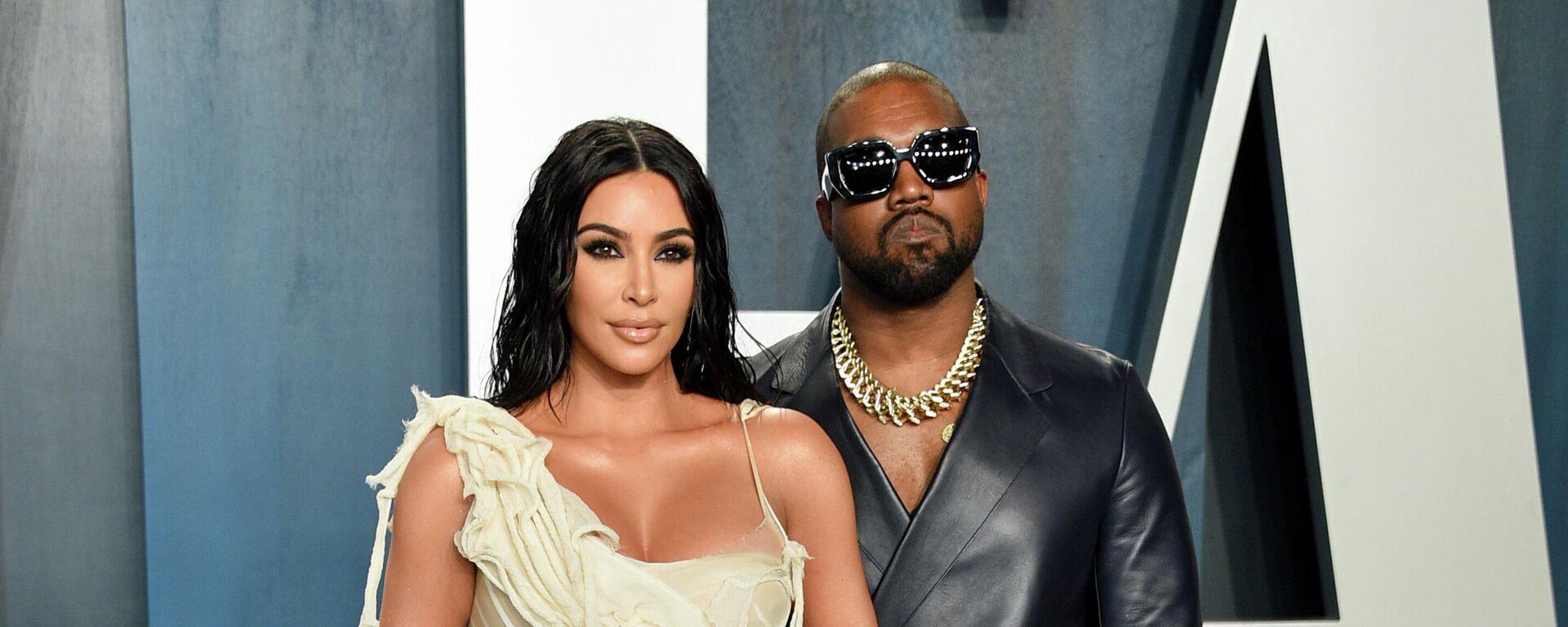 FILE - Kim Kardashian West, left, and Kanye West arrive at the Vanity Fair Oscar Party in Beverly Hills, Calif. on Feb. 9, 2020 - Sputnik International, 1920, 15.03.2022