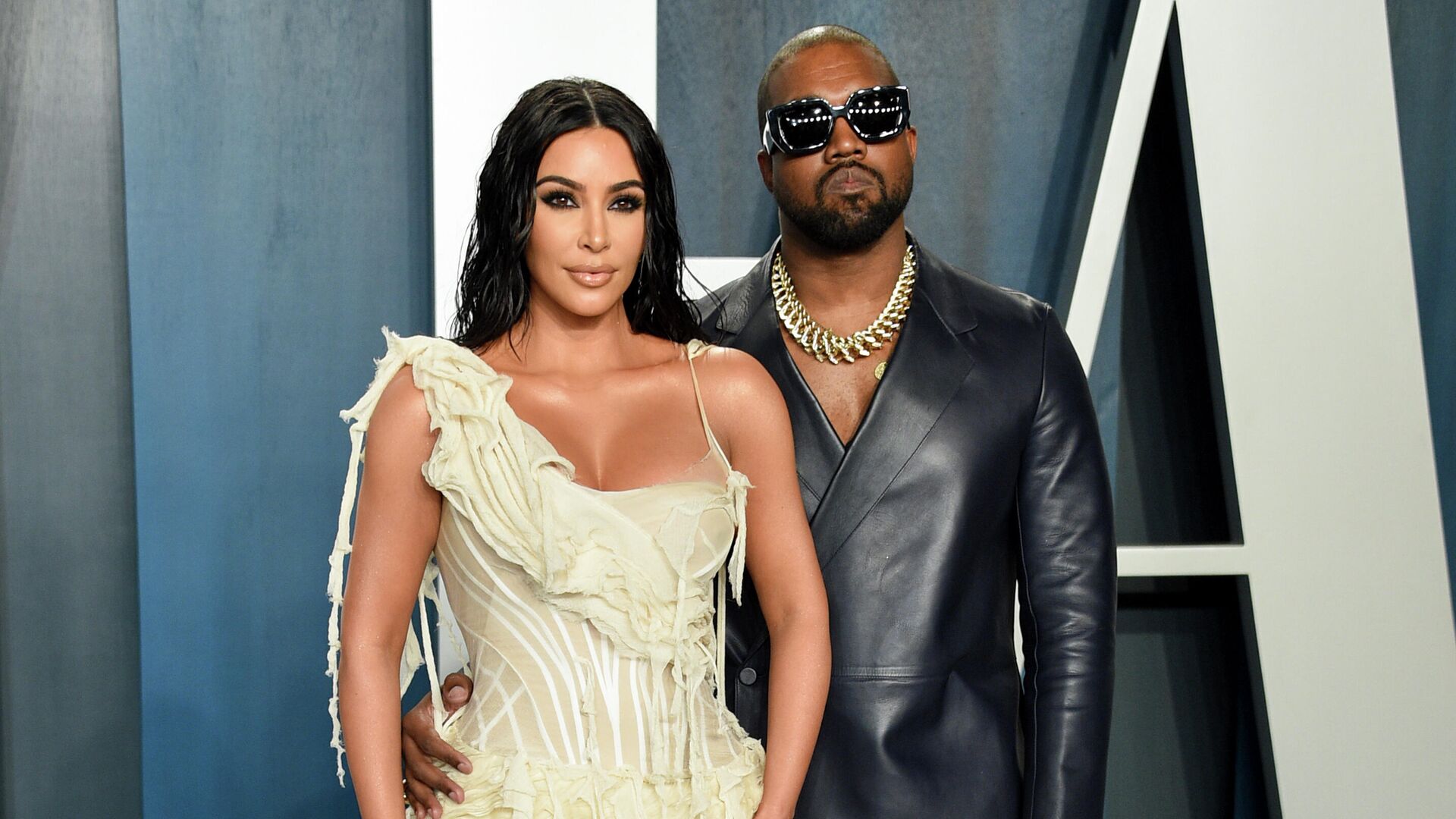 FILE - Kim Kardashian West, left, and Kanye West arrive at the Vanity Fair Oscar Party in Beverly Hills, Calif. on Feb. 9, 2020 - Sputnik International, 1920, 15.03.2022