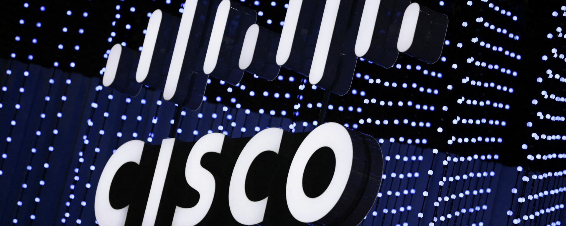 The logo of networking gear maker Cisco Systems Inc is seen during GSMA's 2022 Mobile World Congress (MWC) in Barcelona, Spain February 28, 2022. REUTERS/Nacho Doce - Sputnik International, 1920, 04.03.2022