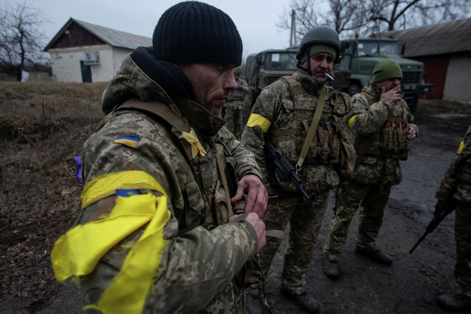 Ukrainian servicemen are seen in the north of the Kharkiv region, Ukraine March 3, 2022. - Sputnik International, 1920, 09.03.2022