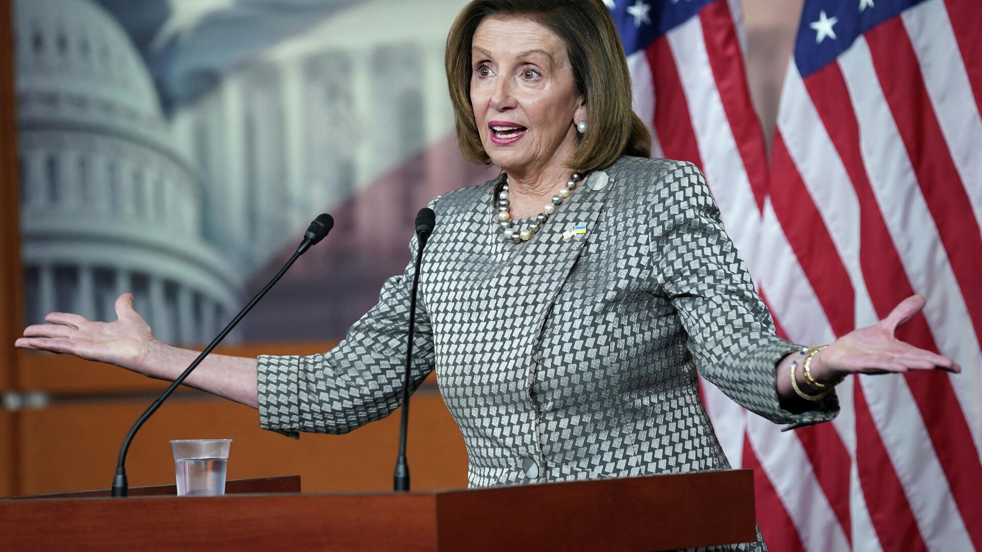 Speaker of the House Nancy Pelosi gestures as she speaks during a news conference at the U.S. Capitol in Washington March 3, 2022 - Sputnik International, 1920, 30.03.2022