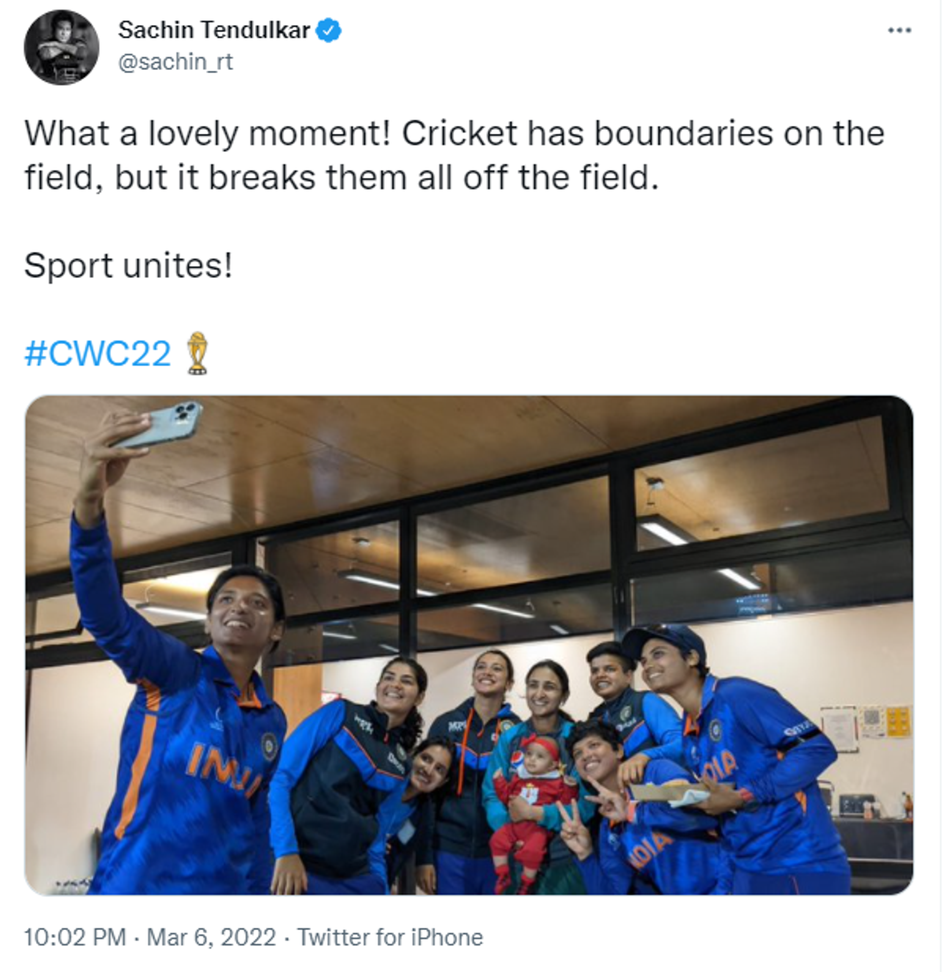 Sachin Tendulkar Praises Indian Team's Gesture of Playing with Daughter of Pakistani Cricket Team Skipper - Sputnik International, 1920, 08.03.2022