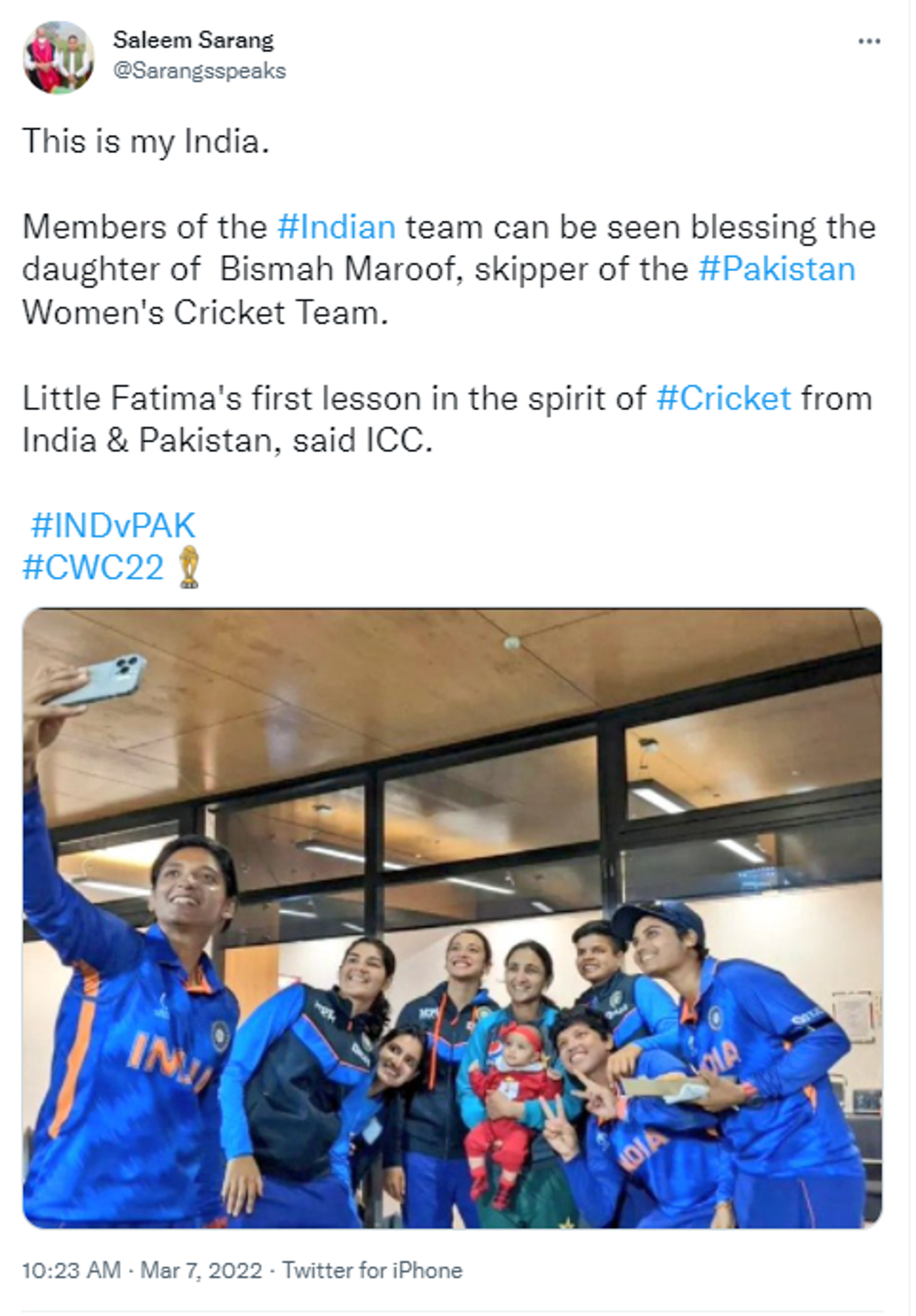 A Twitter User Praises Indian Team Clicking Photos with Pakistani Skipper's Daughter - Sputnik International, 1920, 08.03.2022
