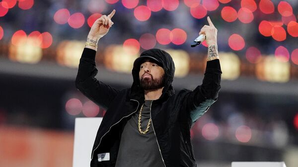 Eminem performs during the halftime show during the NFL Super Bowl 56 football game between the Cincinnati Bengals and the Los Angeles Rams Sunday, Feb. 13, 2022, in Inglewood, Calif.  - Sputnik International