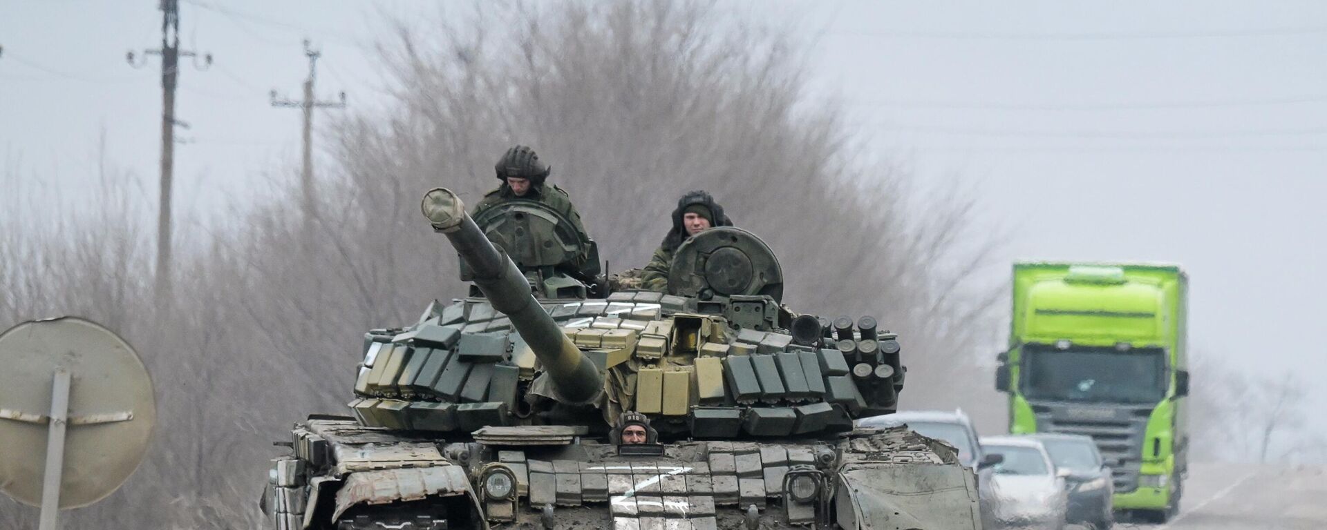 A tank near the city of Novoazovsk in Donbass. - Sputnik International, 1920, 02.05.2022