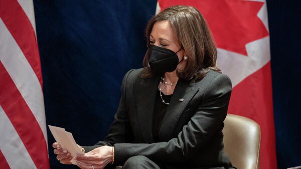 U.S. Vice President Kamala Harris holds a meeting with Canadian Prime Minister Justin Trudeau in Warsaw, Poland, Poland March 10, 2022 - Sputnik International