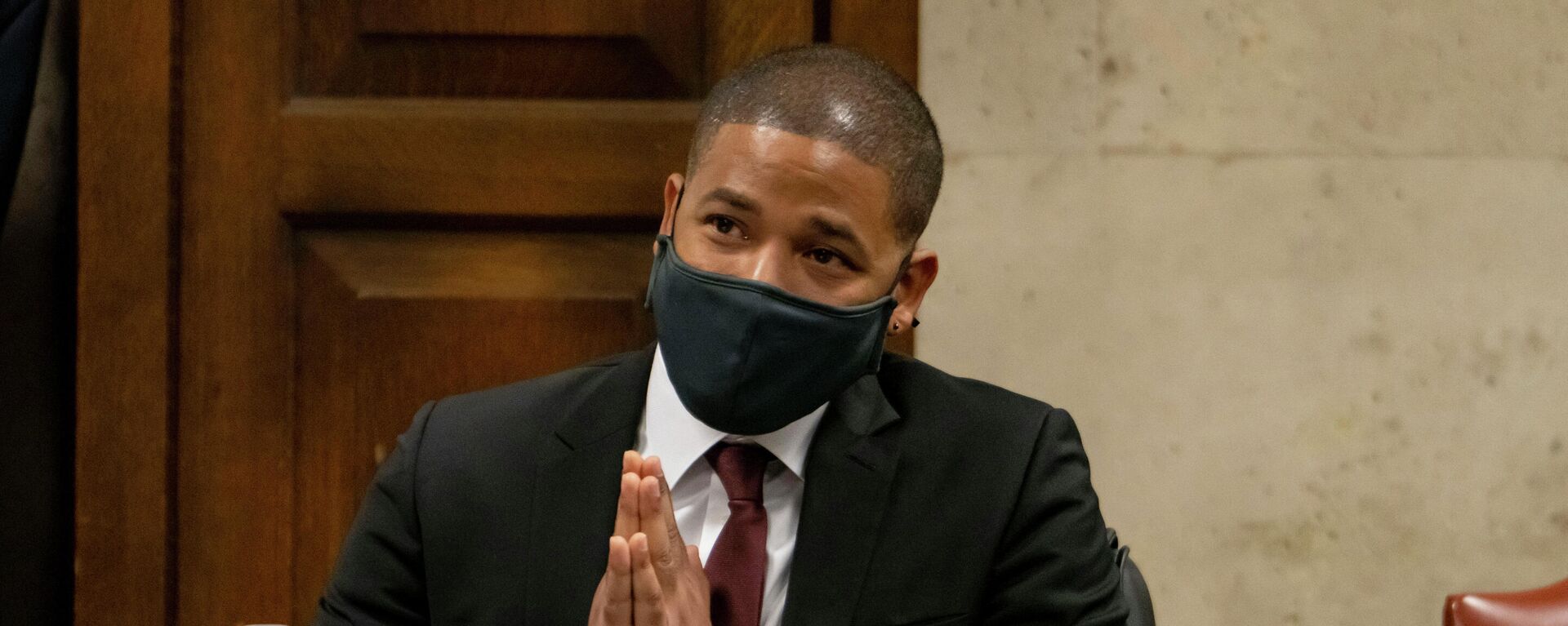 Actor Jussie Smollett listens as his grandmother Molly testifies at his sentencing hearing at the Leighton Criminal Court Building, Thursday, March 10, 2022, in Chicago. - Sputnik International, 1920, 11.03.2022