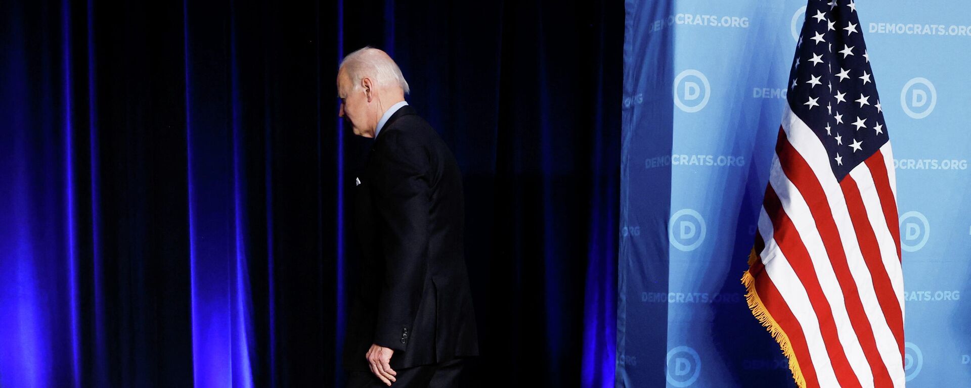 U.S. President Joe Biden leaves the stage after delivering remarks to the Democratic National Committee (DNC) Winter Meeting in Washington, U.S., March 10, 2022 - Sputnik International, 1920, 11.03.2022