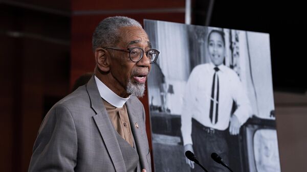 Rep. Bobby Rush, D-Ill., speaks during a news conference about the Emmett Till Anti-Lynching Act on Capitol Hill in Washington, on Feb. 26, 2020. Emmett Till, pictured at right, was a 14-year-old African-American who was lynched in Mississippi in 1955, after being accused of offending a white woman in her family's grocery store. Congress has given final approval to legislation that for the first time would make lynching a federal hate crime in the U.S. - Sputnik International
