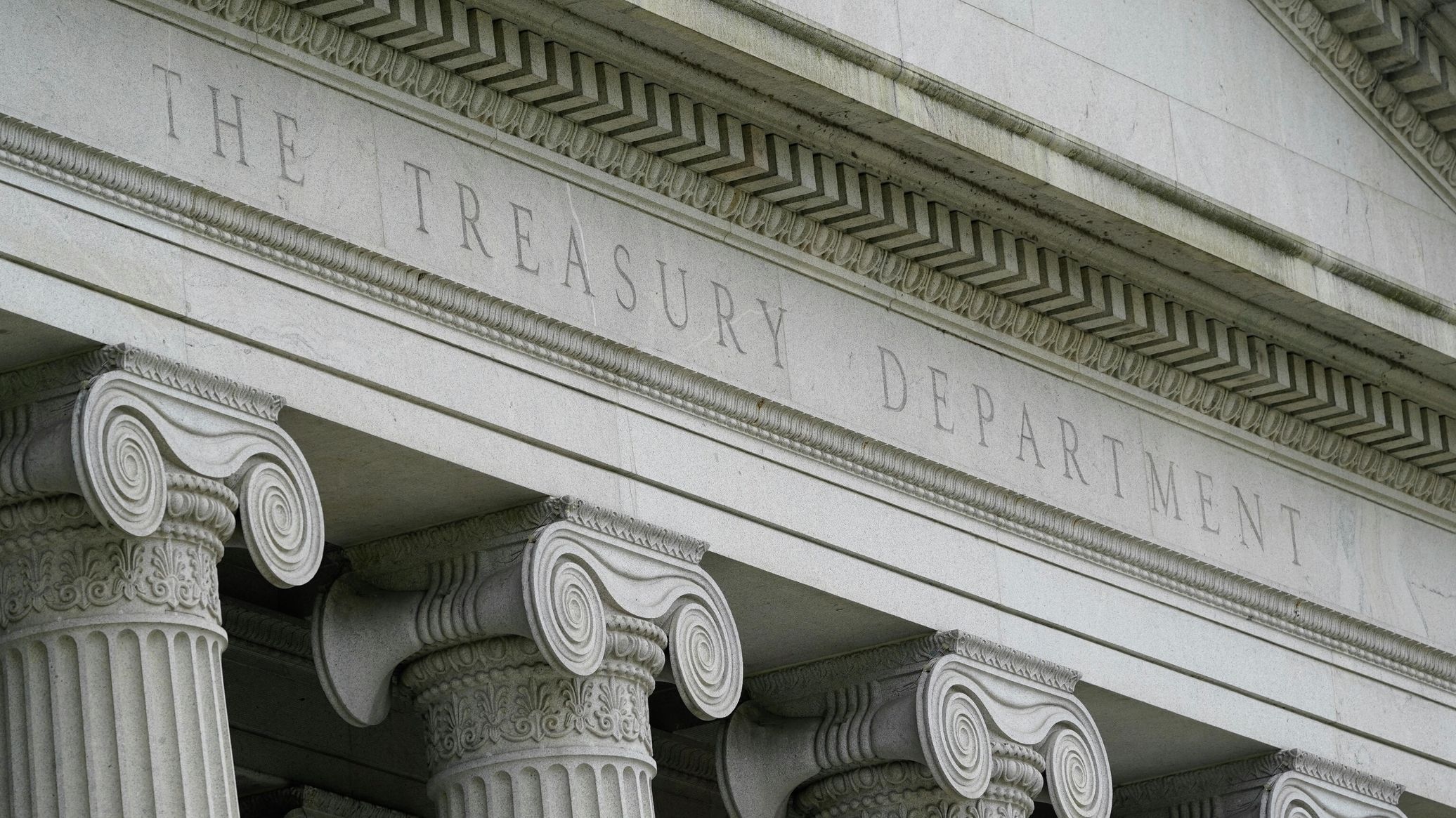 US Treasury Authorizes Imports of Certain Russian Diamonds Until September 1, 2027