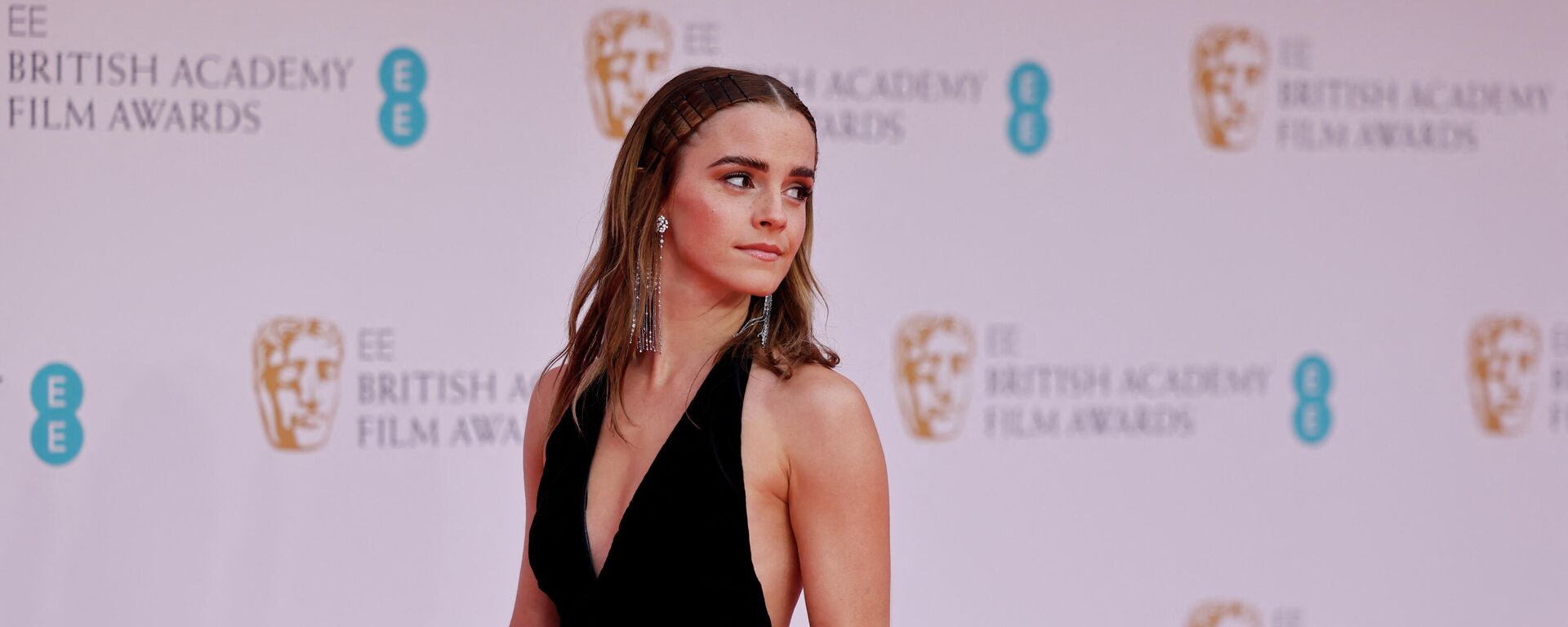 British actress Emma Watson poses on the red carpet upon arrival at the BAFTA British Academy Film Awards at the Royal Albert Hall, in London, on March 13, 2022.  - Sputnik International, 1920, 14.03.2022
