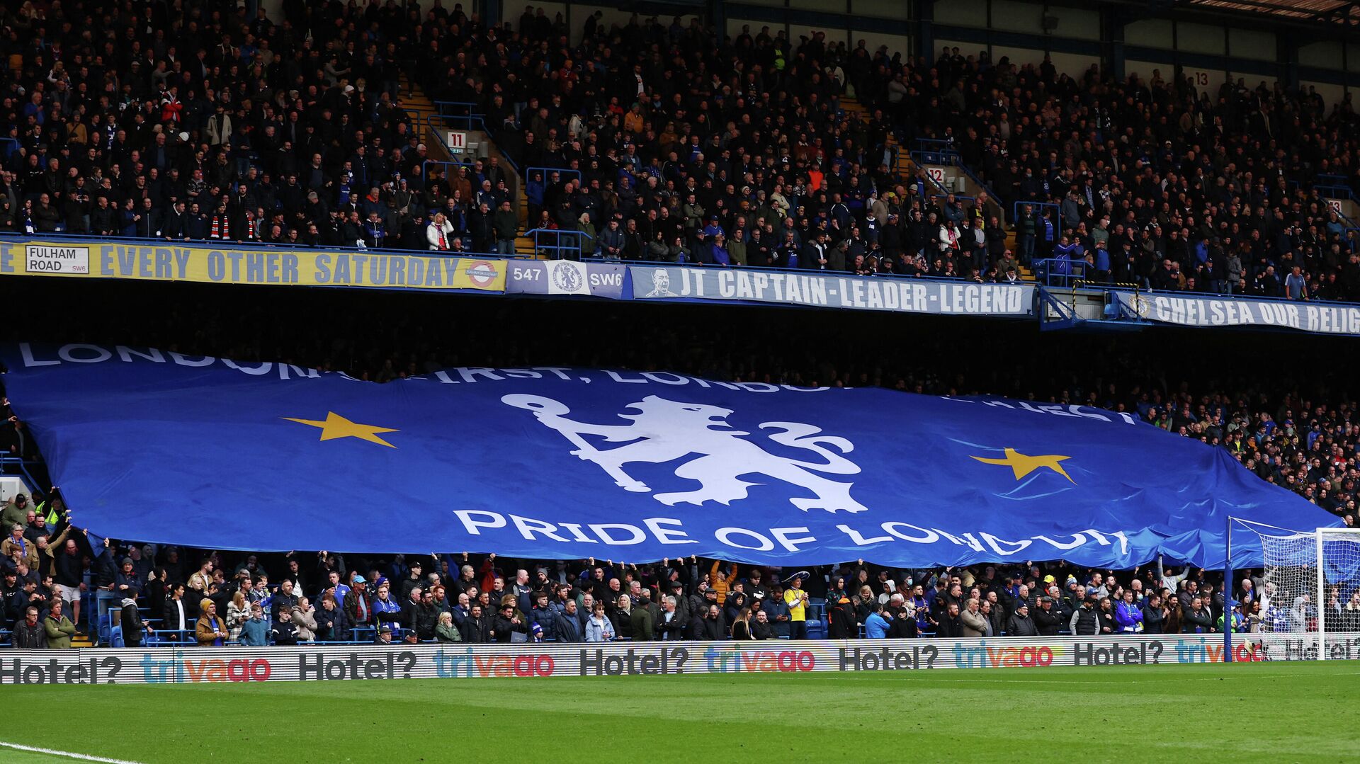 General view of a Chelsea banner inside the stadium before the match - Sputnik International, 1920, 15.03.2022