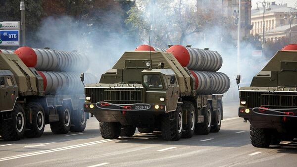 S-300P launchers on parade in Kiev - Sputnik International