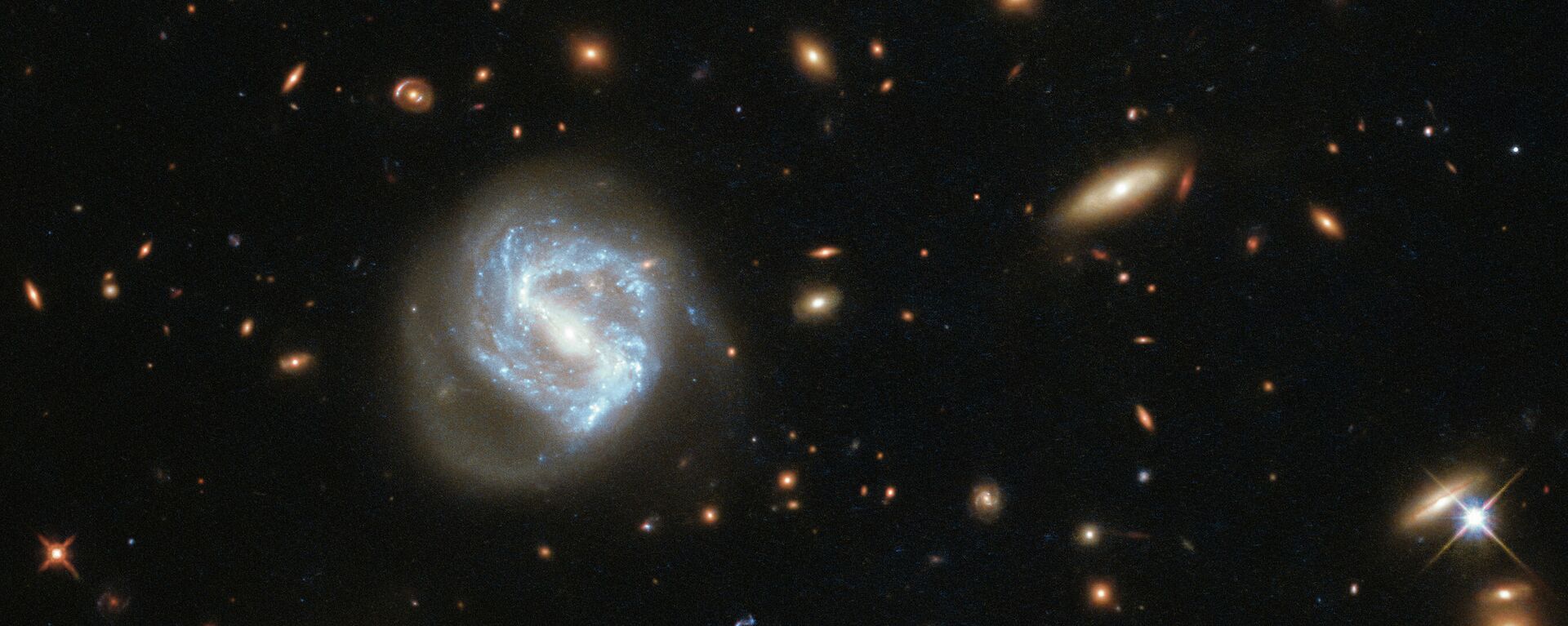 Hubble’s Galaxy Cluster Cornucopia - Sputnik International, 1920, 08.06.2022