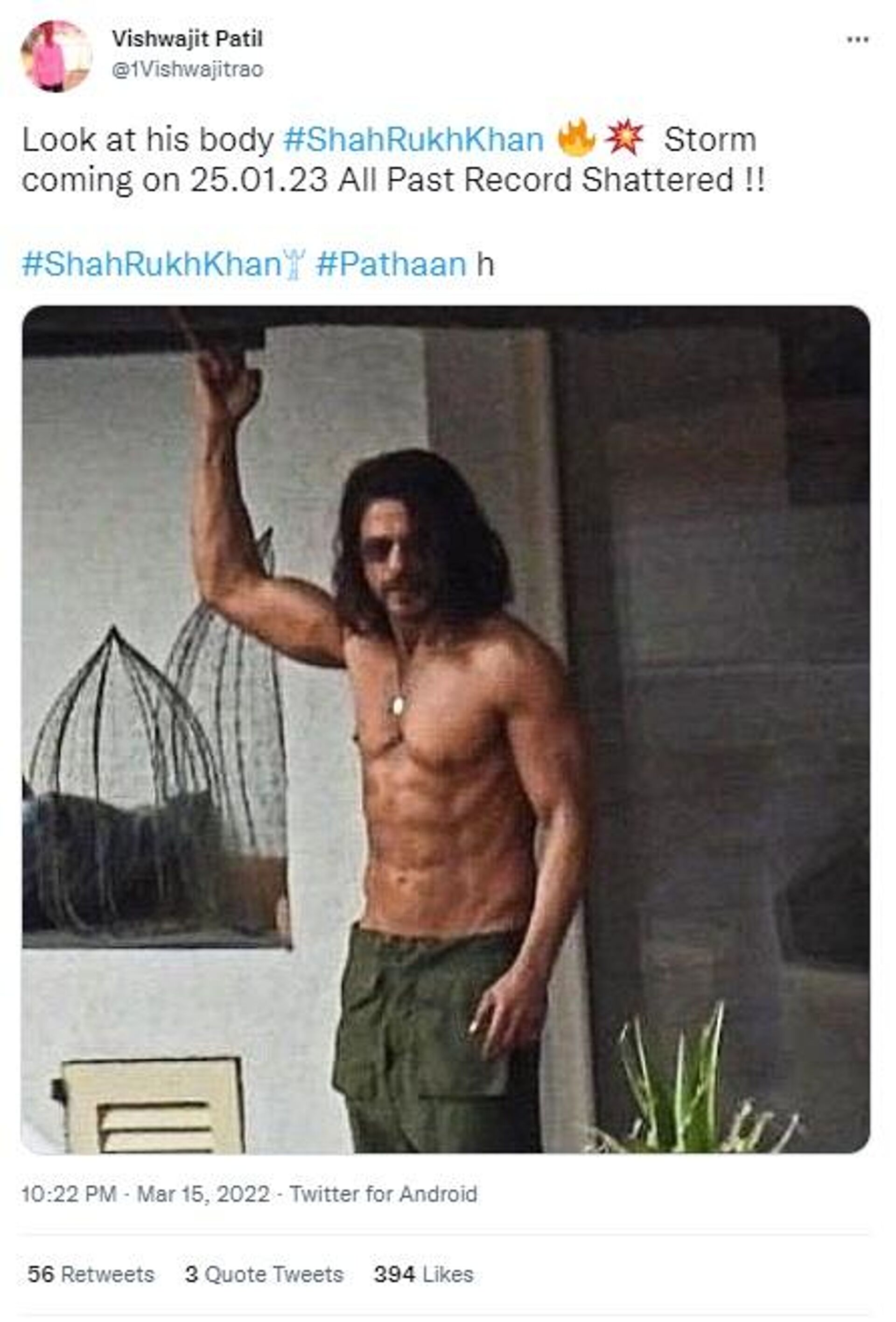 Netizens react to Bollywood superstar Shah Rukh Khan's leaked topless pictures from shooting sets in Spain - Sputnik International, 1920, 16.03.2022