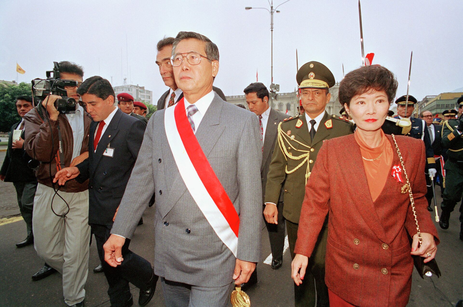 Peruvian President Alberto Fujimori and first lady Susana Higuchi attend an Independence Day celebration, in their last public appearance together, in Lima, Peru, July 28, 1994. Higuchi died on Wednesday, Dec. 8, 2021 at the age of 73, confirmed her daughter Keiko Fujimori. - Sputnik International, 1920, 12.12.2022