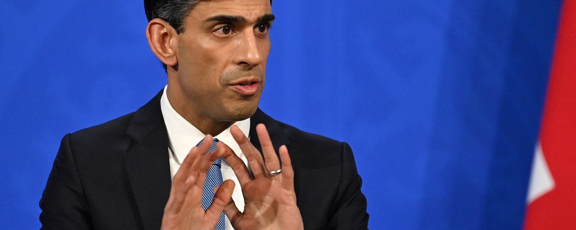 Britain's Chancellor of the Exchequer Rishi Sunak hosts a press conference in the Downing Street Briefing Room on February 3, 2022 - Sputnik International, 1920, 12.04.2022