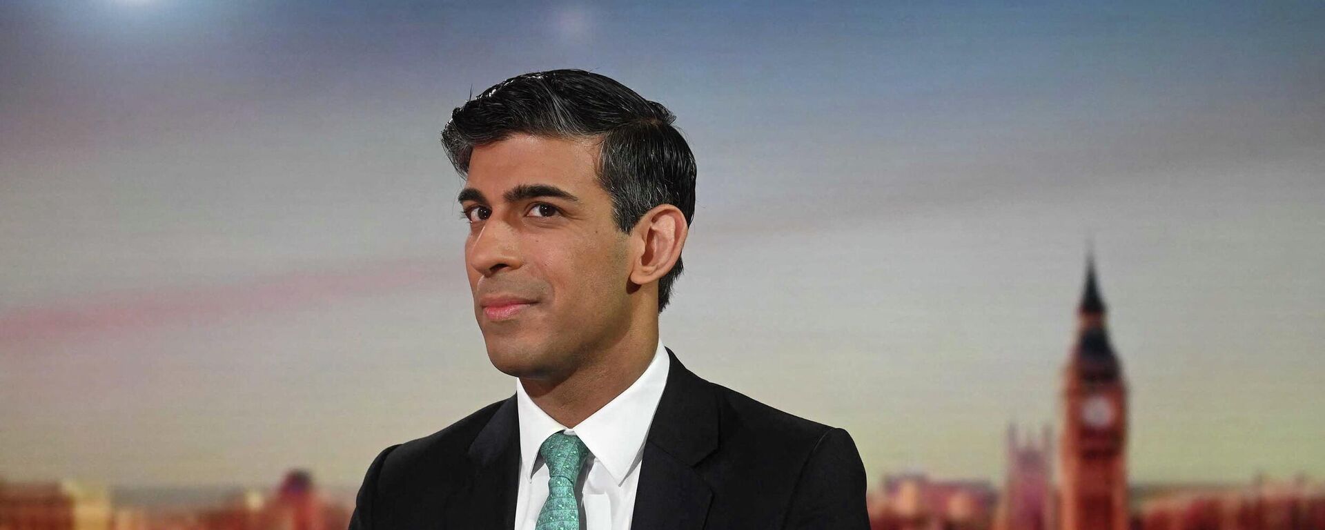 Britain's Chancellor of the Exchequer Rishi Sunak appears on BBC's Sunday Morning presented by Sophie Raworth in London - Sputnik International, 1920, 27.03.2022