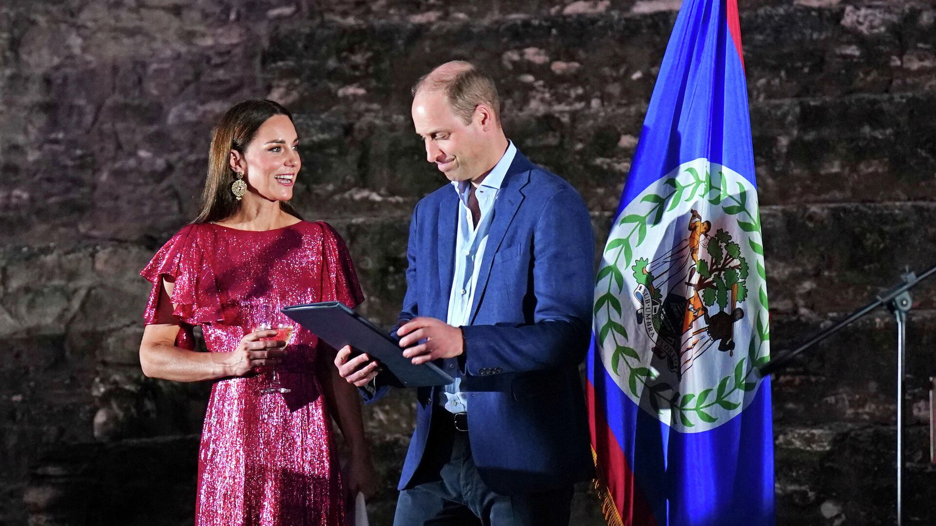 Prince William and Catherine, Duchess of Cambridge attend a special reception in celebration of the Queen's Platinum Jubilee, hosted by the Governor General of Belize Froyla Tzalam, on the third day of their tour of the Caribbean, at the Mayan ruins at Cahal Pech, Belize, March 21, 2022.  - Sputnik International, 1920, 22.03.2022