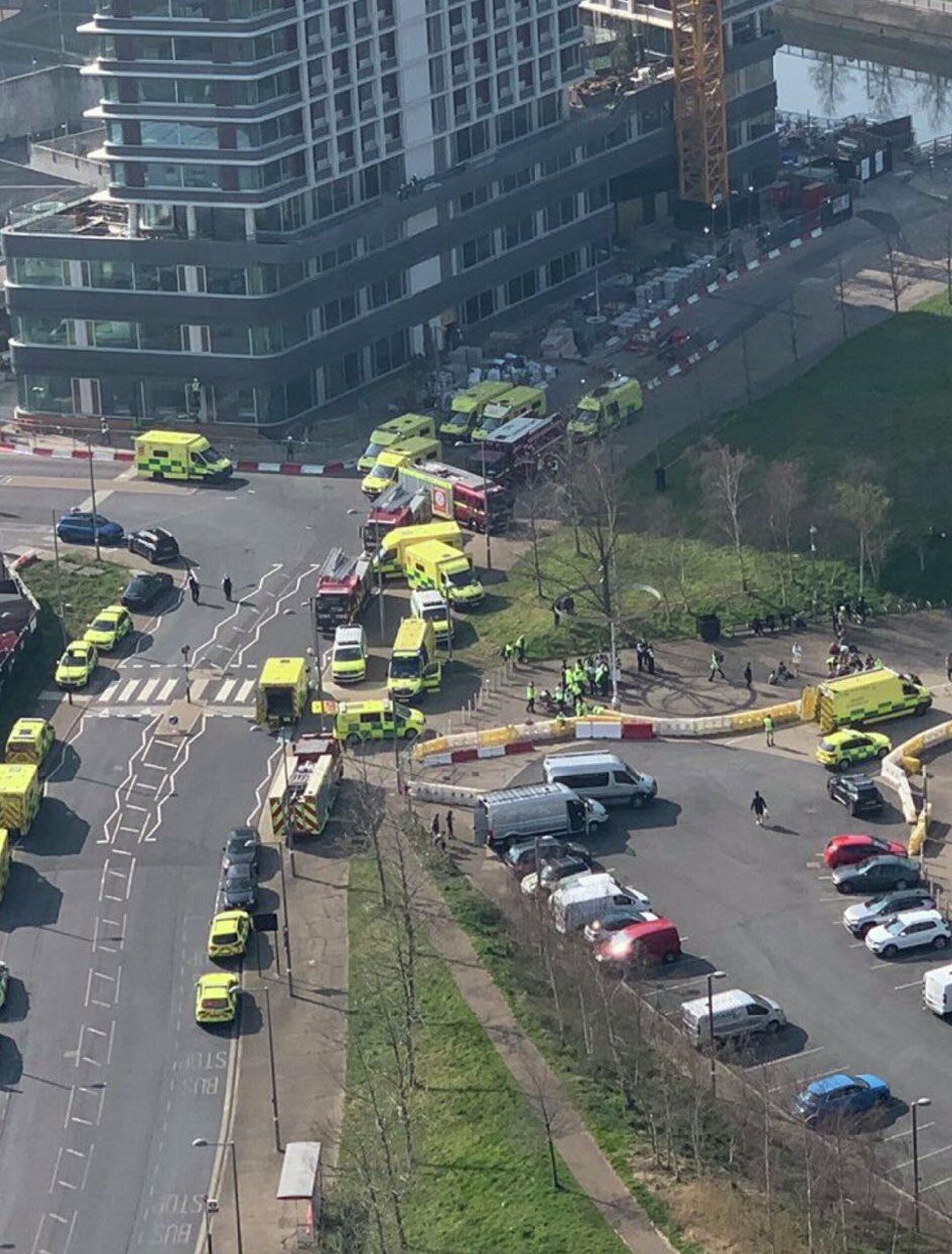 Ambulance crews are responding to reports of a gas leak at the Queen Elizabeth Olympic Park Aquatics Centre in east London - Sputnik International, 1920, 23.03.2022
