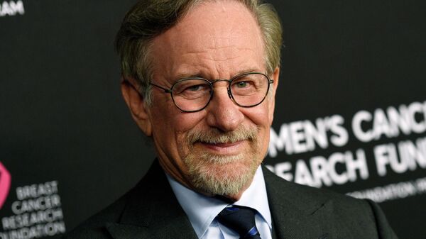 FILE - Filmmaker Steven Spielberg poses at the 2019 An Unforgettable Evening benefiting the Women's Cancer Research Fund in Beverly Hills, Calif. on Feb. 28, 2019. Spielberg has set a new deal with Netflix in which his production company, Amblin Partners, will make multiple feature films per year for the streaming giant. - Sputnik International