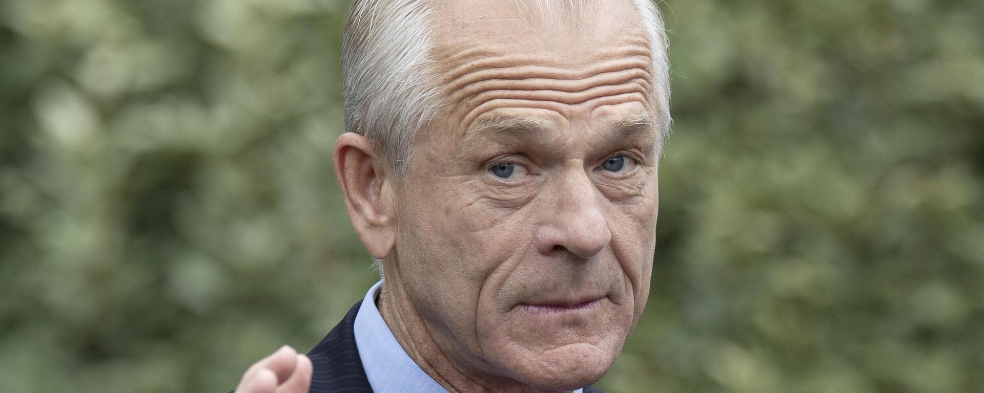White House trade adviser Peter Navarro speaks with reporters at the White House, June 18, 2020, in Washington. The House committee investigating the Capitol riot has set a vote for next week to consider contempt of Congress charges for two aides of former President Donald Trump. The committee will meet Monday to discuss whether to recommend referring for potential prosecution Trump’s former trade adviser, Peter Navarro, and Dan Scavino, the onetime chief of staff for communications.  - Sputnik International, 1920, 25.03.2022
