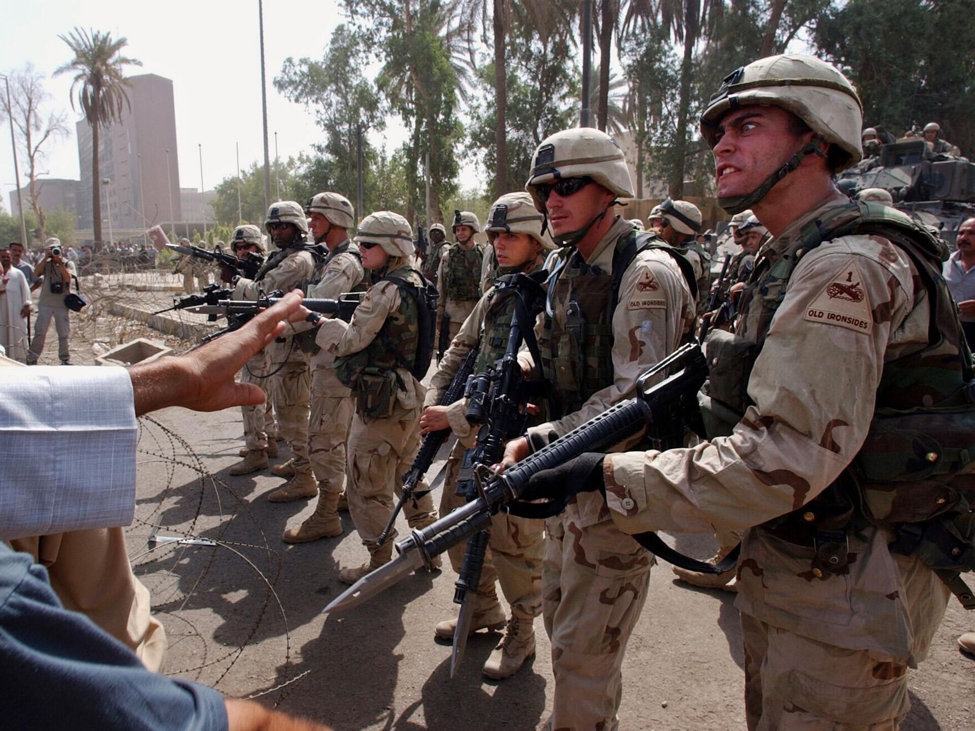 Американские нападения. Вторжение в Ирак 2003 Саддам Хусейн.