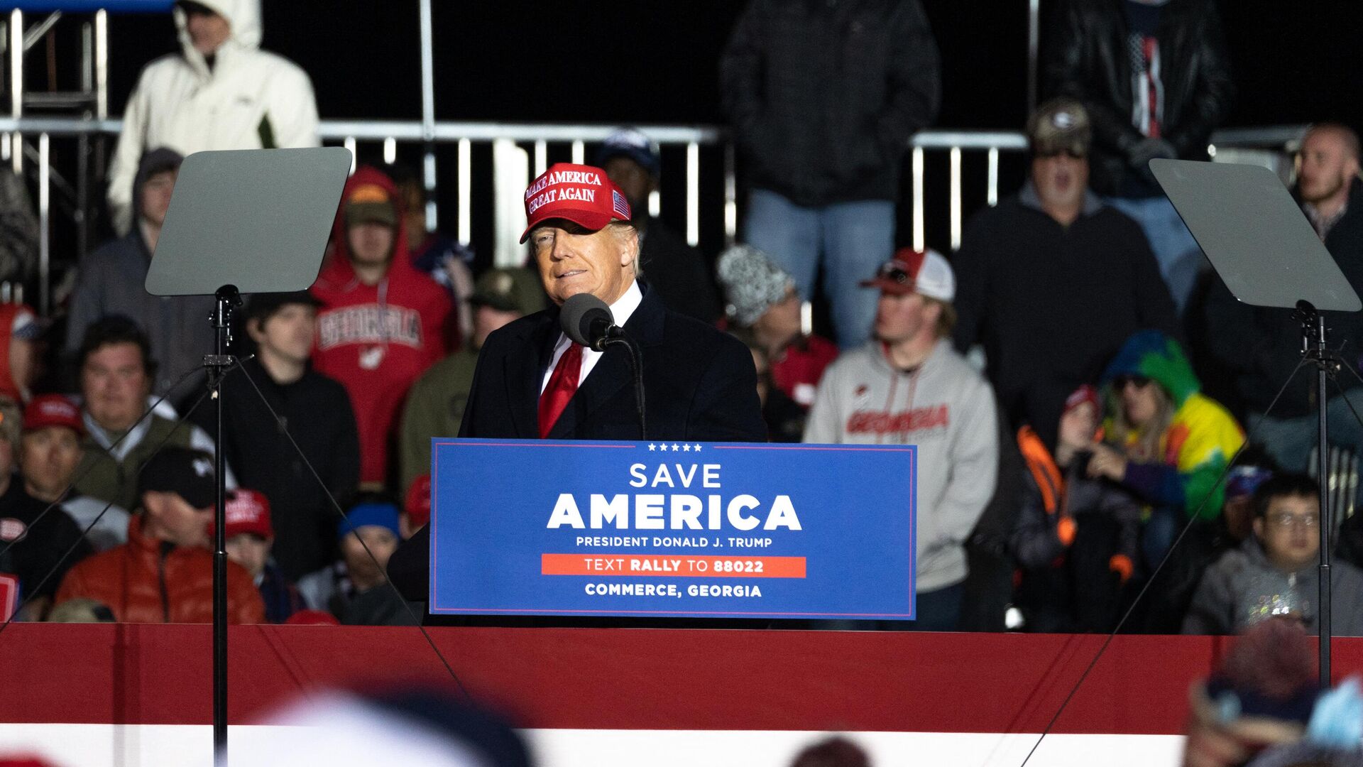  Former U.S. President Donald Trump speaks during a rally at the Banks County Dragway on March 26, 2022 in Commerce, Georgia - Sputnik International, 1920, 27.03.2022