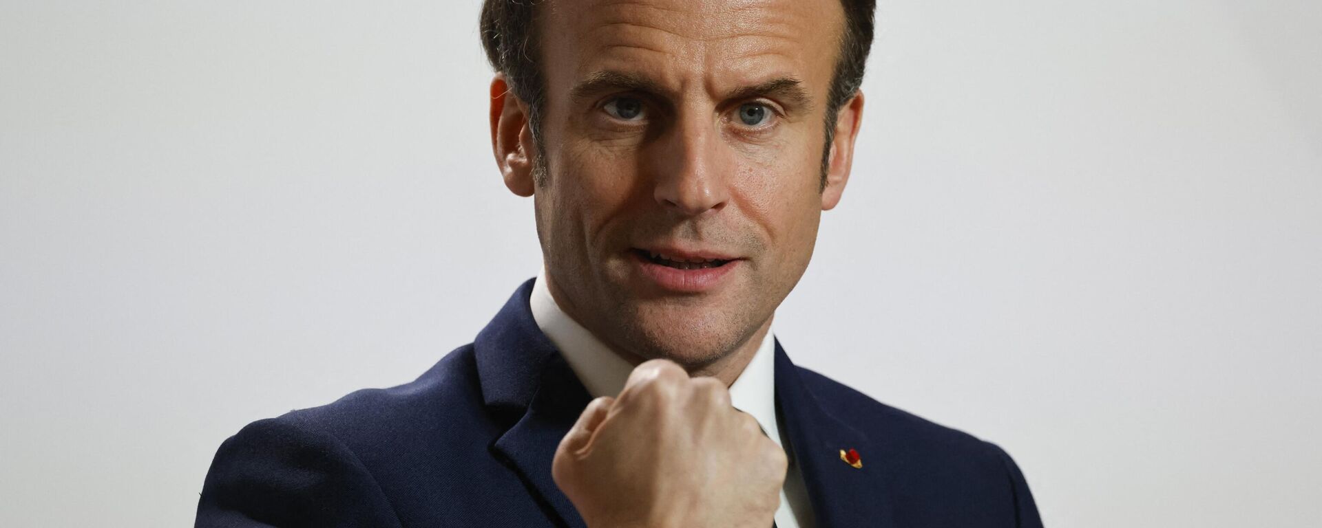 France's President Emmanuel Macron gestures as he talks to the press on the second day of a European Union (EU) summit at the EU Headquarters, in Brussels on March 25, 2022 - Sputnik International, 1920, 27.03.2022