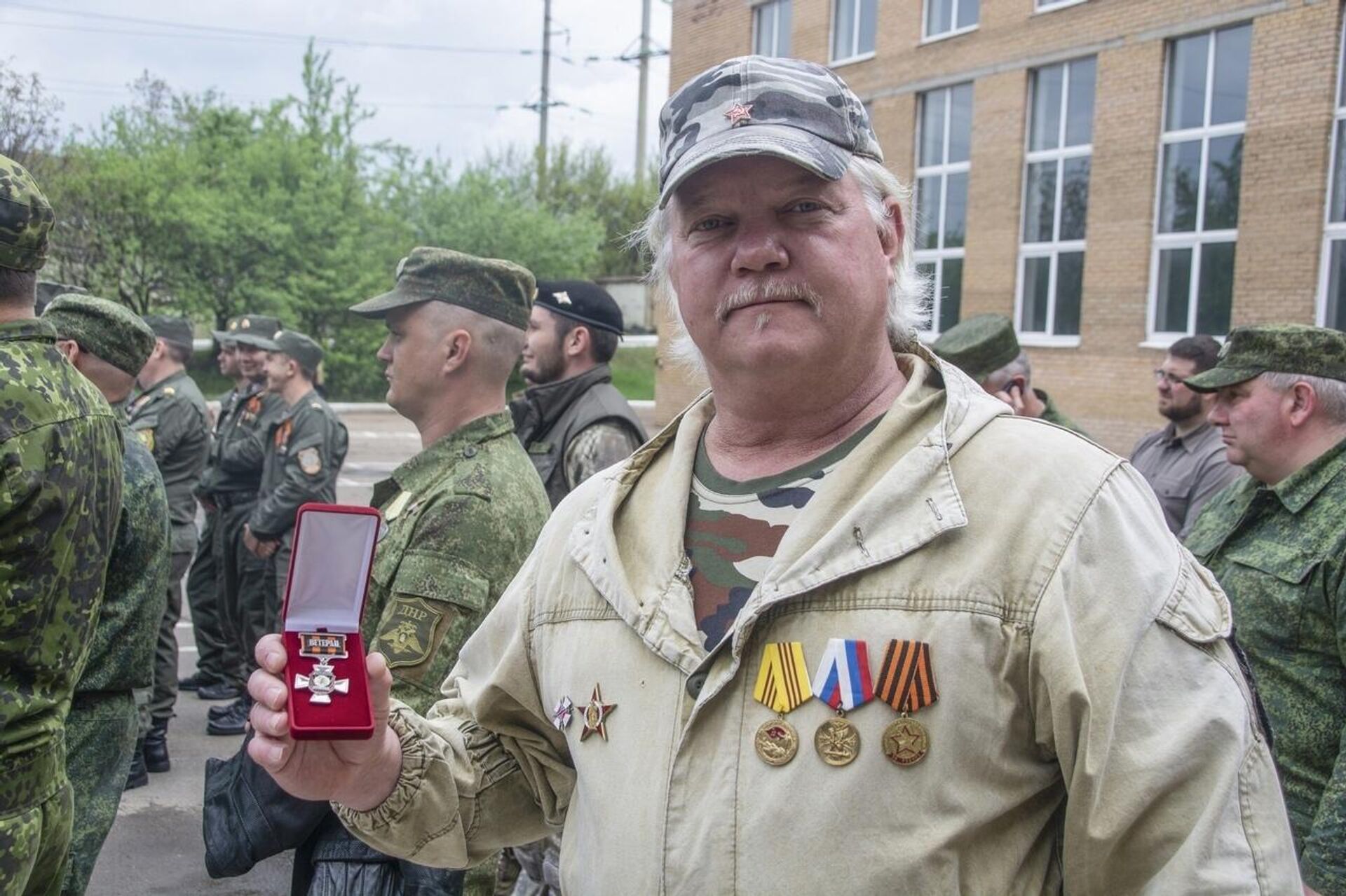 Russell Bentley, a volunteer fighter and blogger from the US in Donetsk People's Republic - Sputnik International, 1920, 24.05.2022