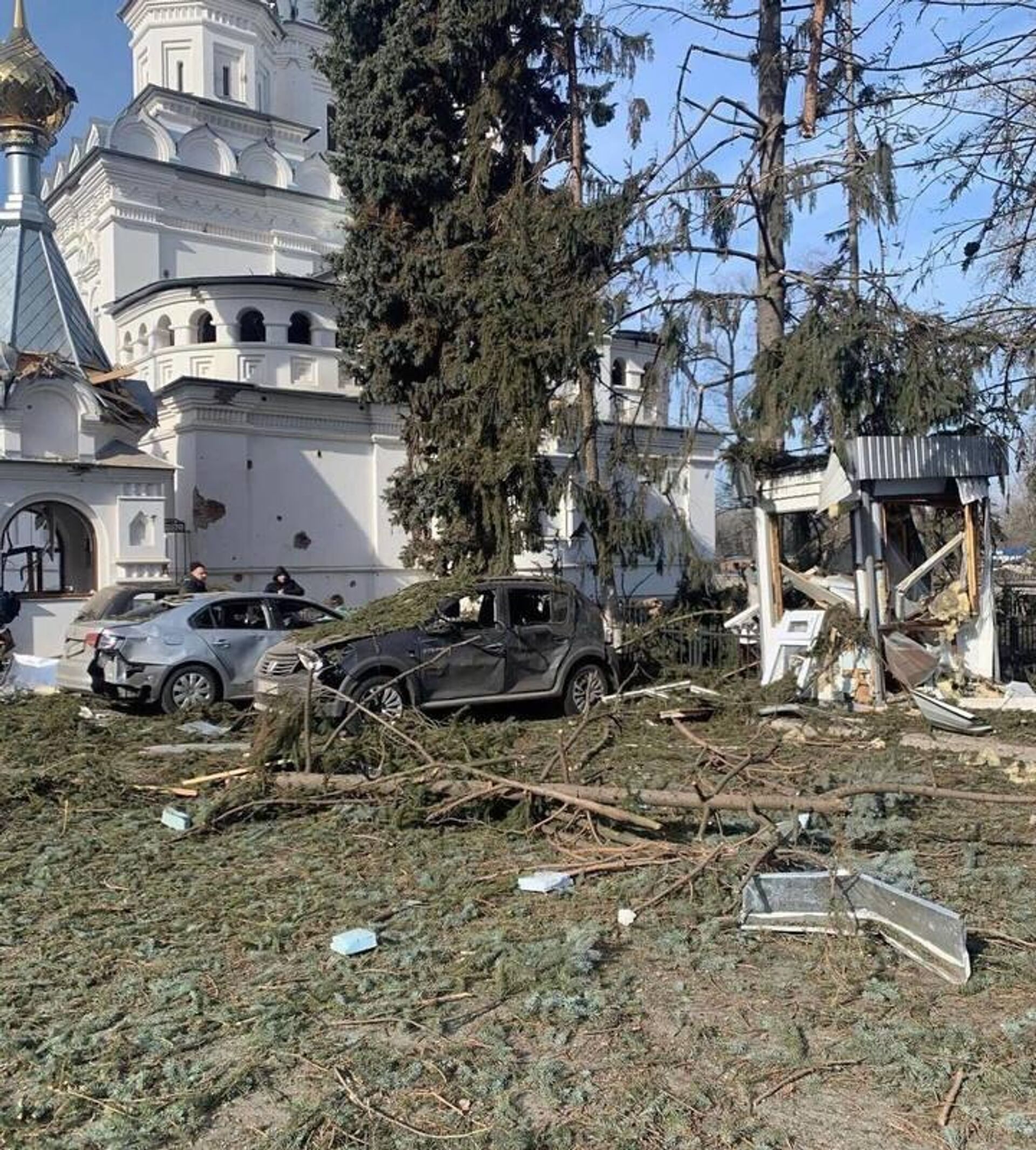 Aftermath of the shelling of the Svyatogorsk Monastery in Donetsk region - Sputnik International, 1920, 02.04.2022