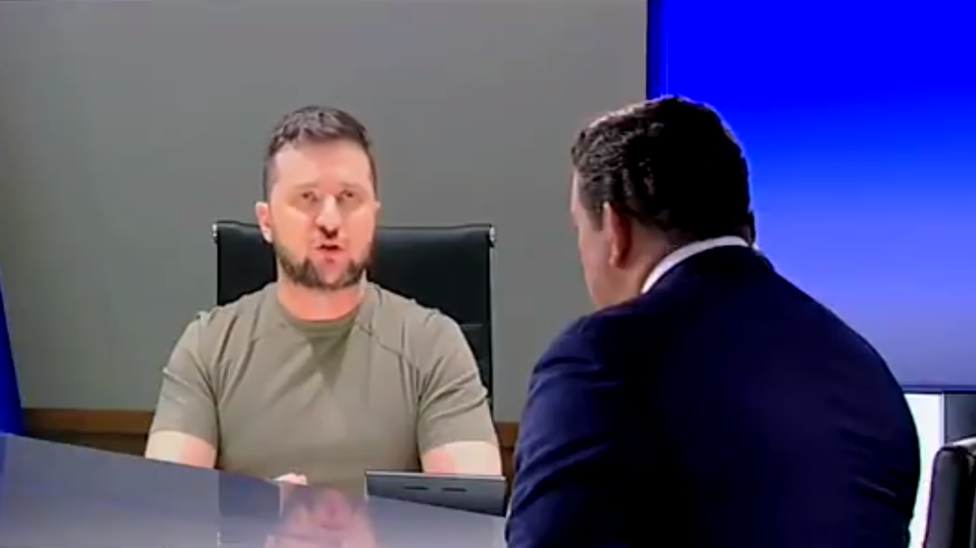 Ukrainian President Volodymyr Zelensky speaks with Fox News reporter Bret Baier in an April 1, 2022, interview - Sputnik International, 1920, 04.04.2022