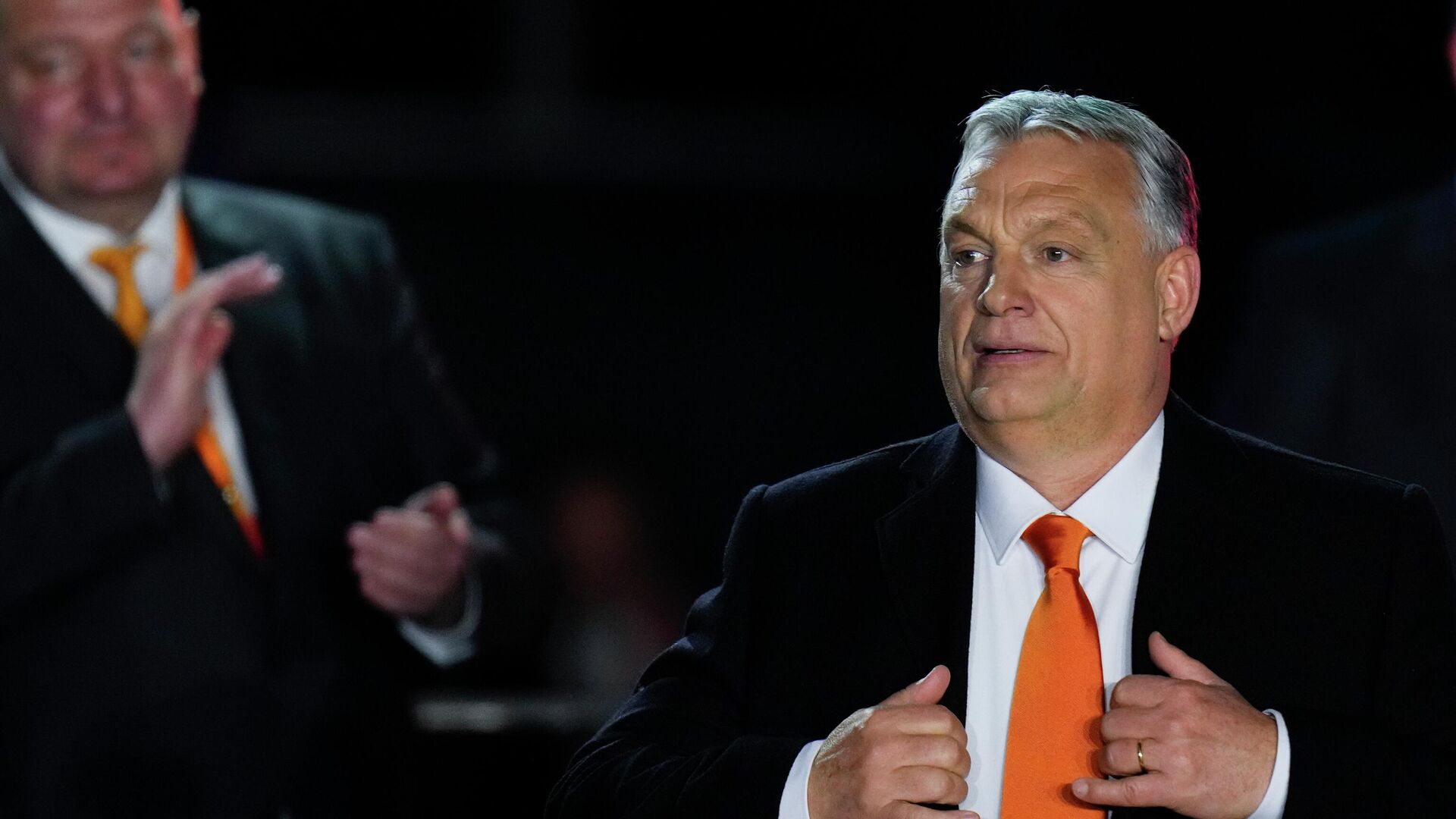 Hungary's Prime Minister Viktor Orban acknowledges cheering supporters during an election night rally in Budapest, Hungary, Sunday, April 3, 2022. - Sputnik International, 1920, 02.05.2022