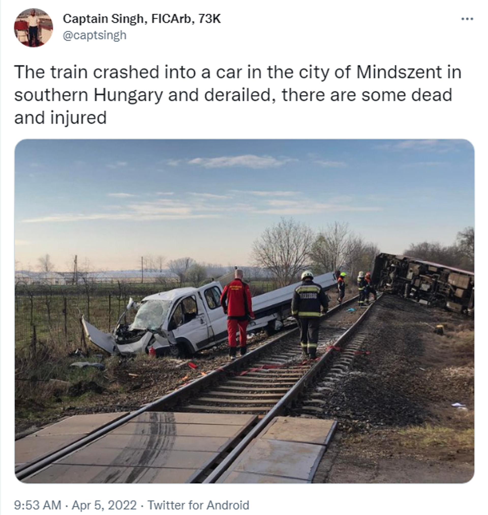 A screenshot of a tweet, depicting a train collision in Hungary. - Sputnik International, 1920, 05.04.2022