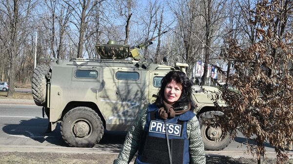 Dutch journalist Sonja van den Ende in Donbass - Sputnik International