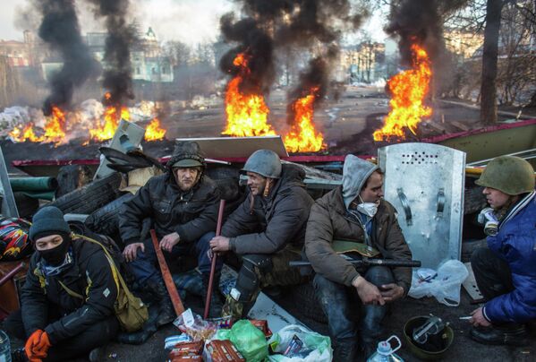 January 2014: Tougher penalties meted out for rioters.16 January 2014: The Verkhovna Rada – Ukraine’s parliament, approves bills criminalizing libel and extremism. Penalties for the organization of riots and the seizure of buildings are toughened. - Sputnik International
