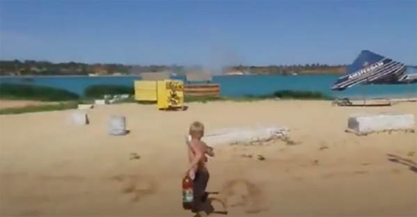 On one hot and sunny day in July 2014, a beach in Avdeevka came under mortar fire. There were children on the beach at that moment. Not everyone survived. - Sputnik International