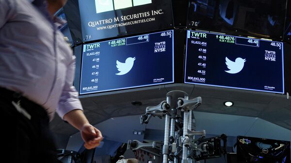 Screens display the trading information for Twitter on the floor of the New York Stock Exchange (NYSE) in New York City, U.S., April 4, 2022.  - Sputnik International