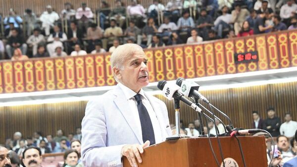 Pakistan's prime minister-elect Shehbaz Sharif, speaks after winning a parliamentary vote to elect a new prime minister, at the national assembly, in Islamabad, Pakistan 11 April 2022. - Sputnik International